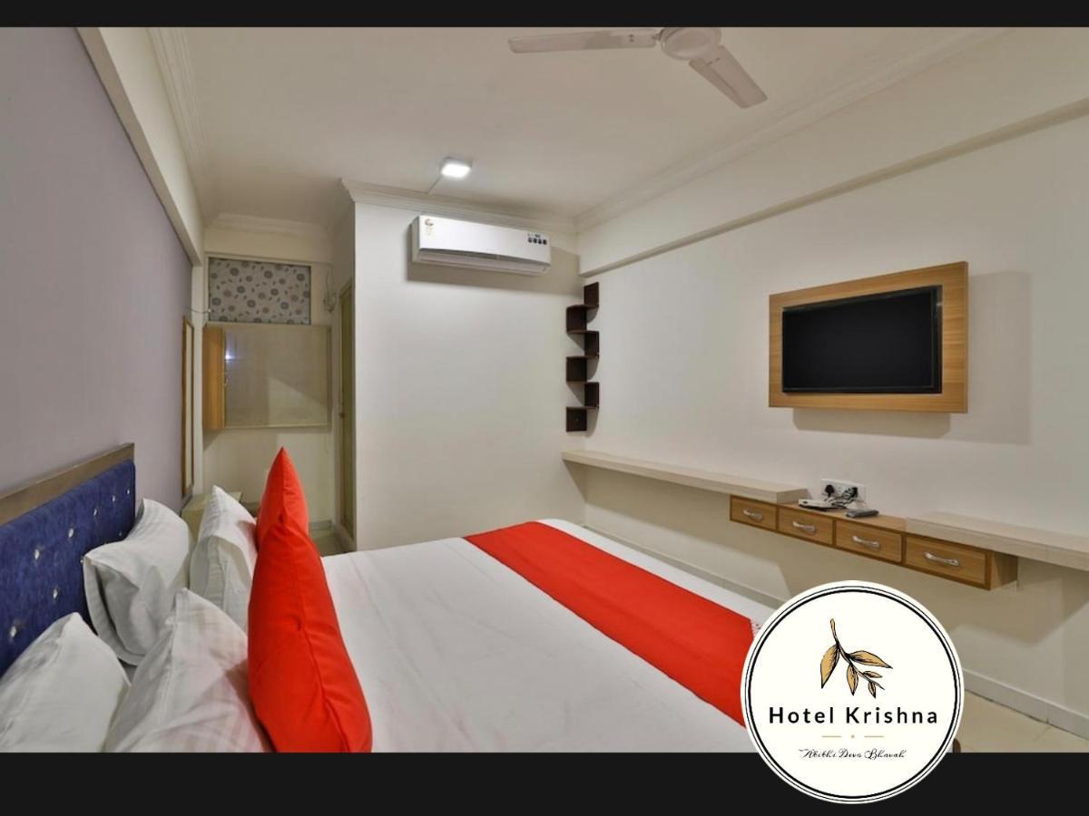 Hotel Krishna อาเมดาบัด ภายนอก รูปภาพ