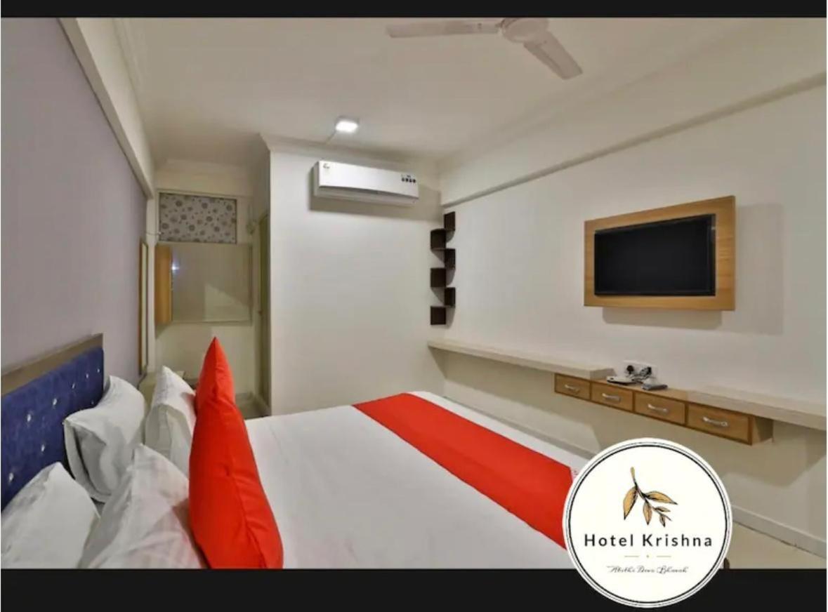 Hotel Krishna อาเมดาบัด ภายนอก รูปภาพ